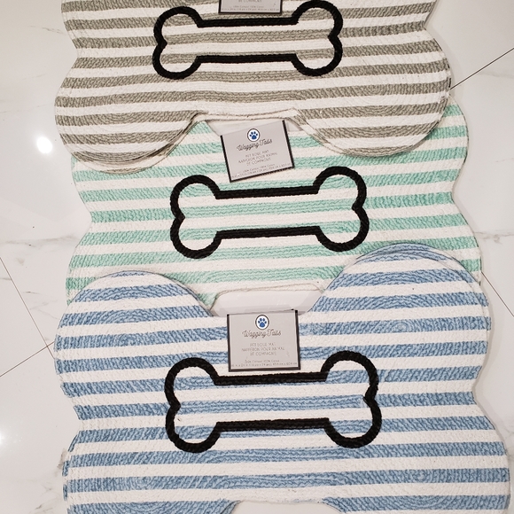 Bone Wagging Tails Pet Bowl Mat - Picture 3 of 6